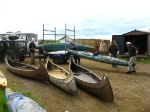 Die Boote werden aufgeladen… Die Boote werden aufgeladen…